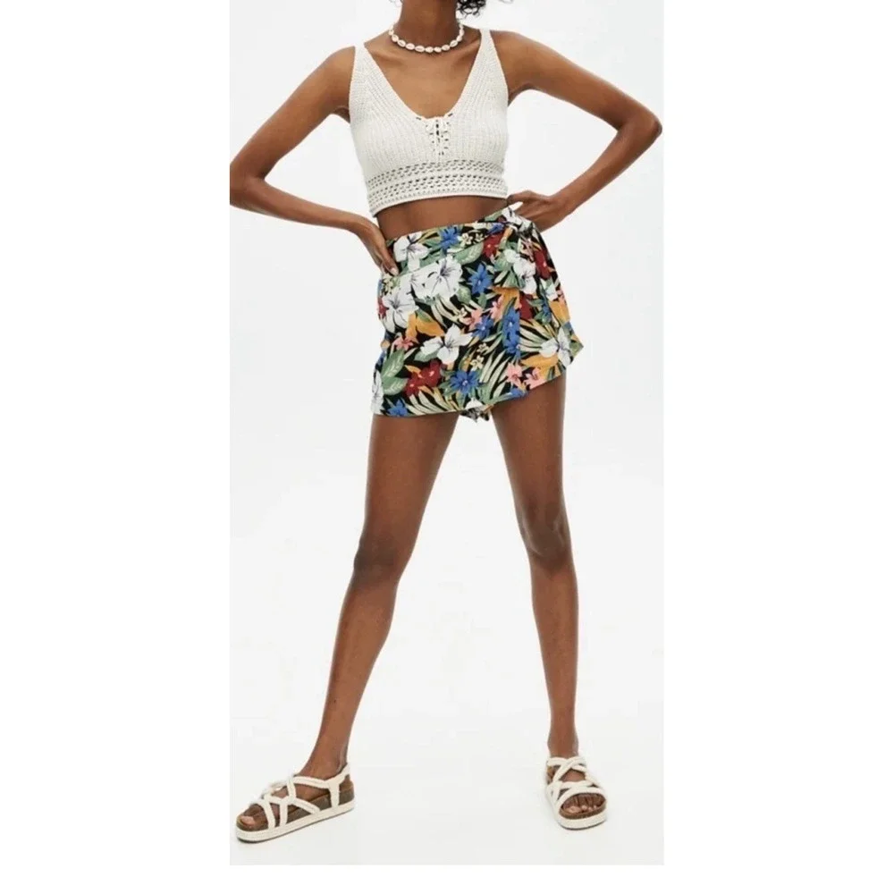 BNWT Pull and Bear Floral Belted Summer Skirt Size Womens Small